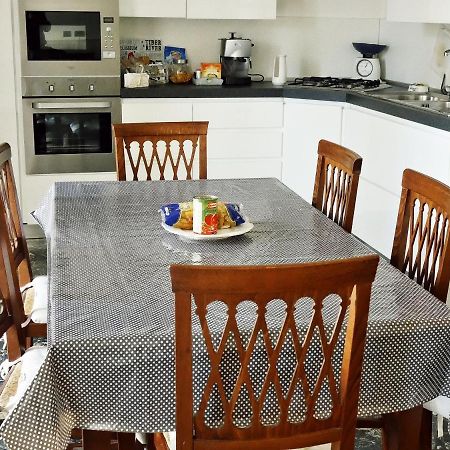 La Casetta Di Nonna Pina - Appartamento Con Cucina In Pieno Centro Torre Annunziata Eksteriør billede